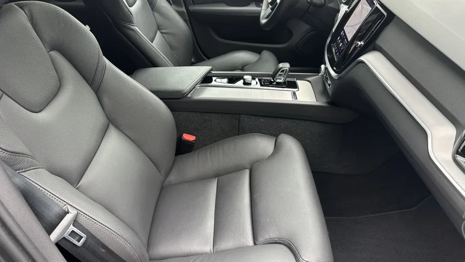 VOLVO V60 V60 B4 D Plus Dark aut