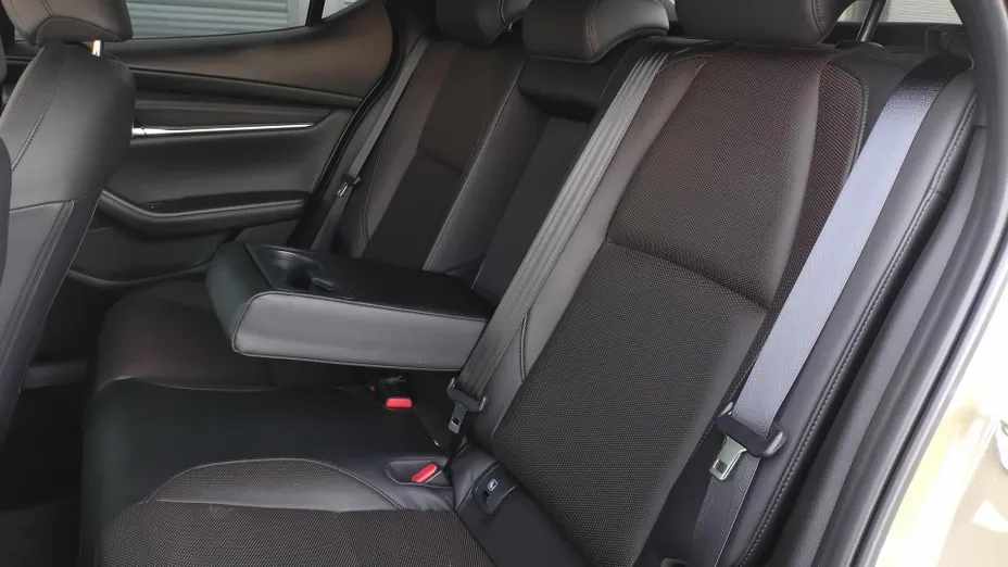 MAZDA 3 3 2.0 mHEV AWD Takumi aut