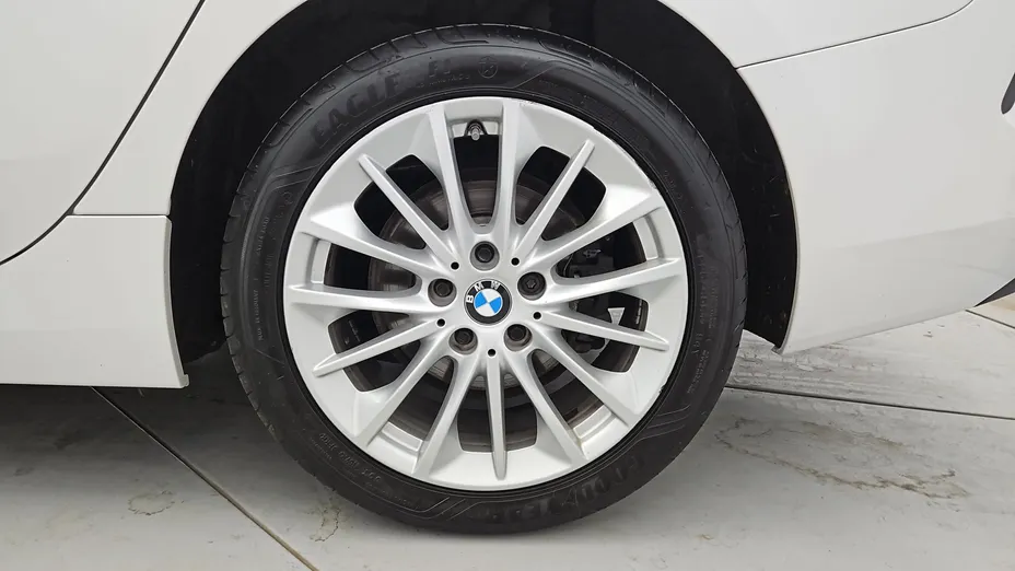 BMW Seria 2 216d Advantage aut
