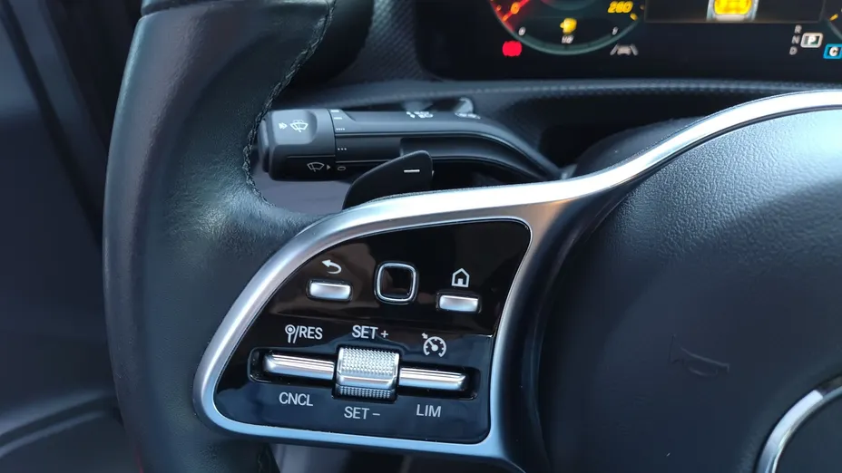 MERCEDES-BENZ CLA CLA 200 7G-DCT