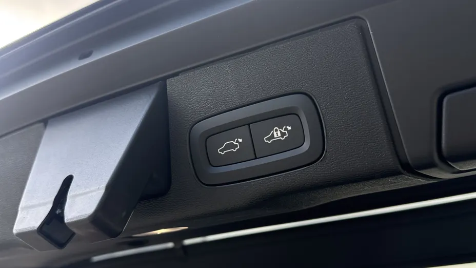 VOLVO XC60 XC60 B5 B AWD Ultra Dark aut
