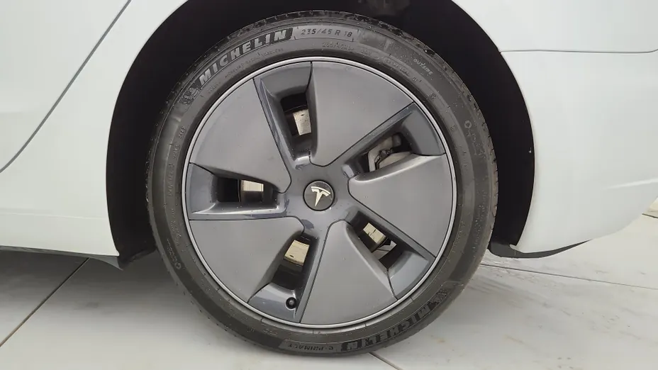 TESLA Model 3 3 Long Range RWD