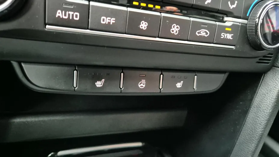 KIA Cee'd Ceed 1.5 T-GDI Tribute DCT