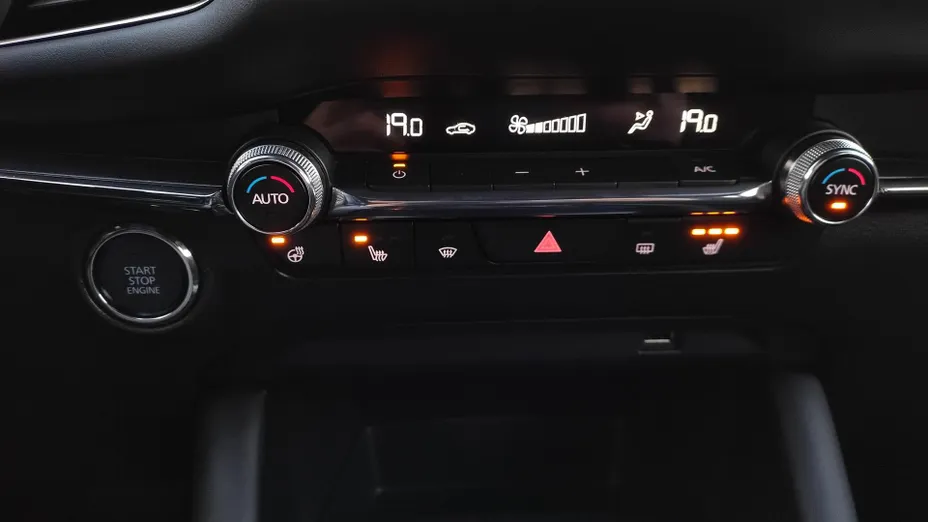 MAZDA 3 3 2.0 mHEV Kanjo aut