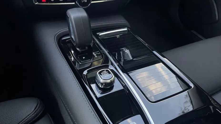 VOLVO V60 V60 T6 AWD Plug-In Hybrid Ultra Dark aut