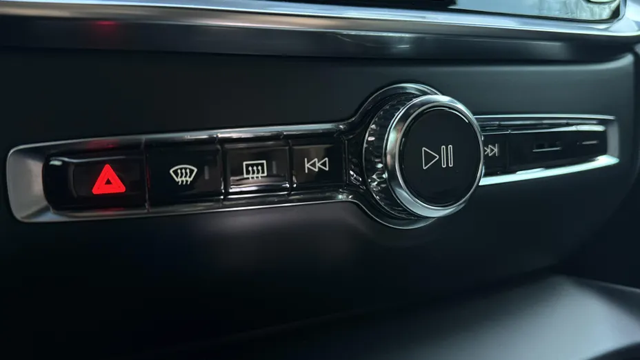 VOLVO V60 V60 B4 D Plus Dark aut