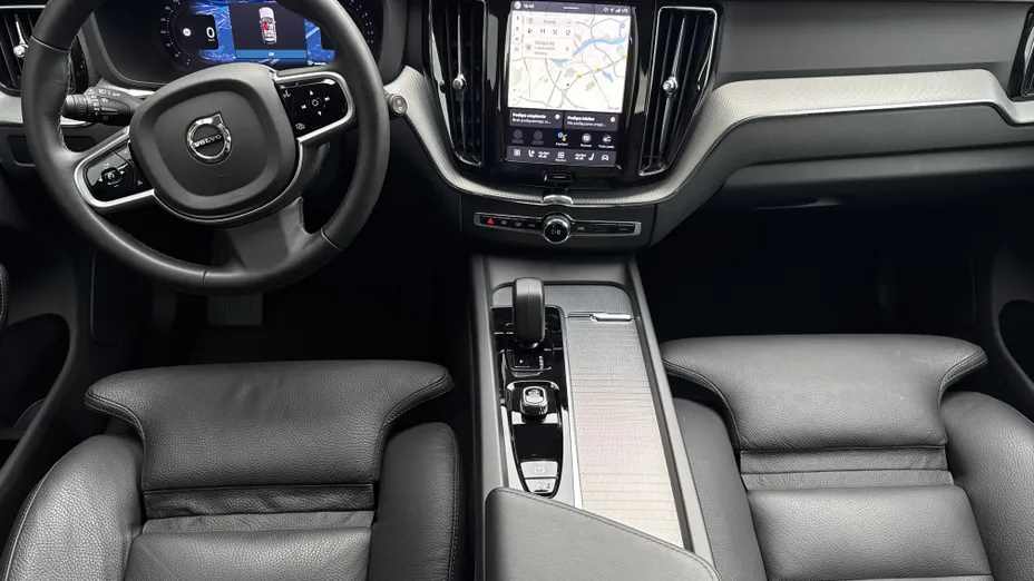 VOLVO XC60 XC60 B5 B AWD Plus Dark aut