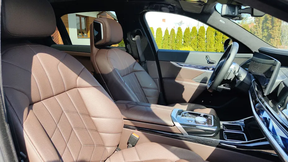 BMW Seria 7 750e PHEV xDrive M Sport sport-aut