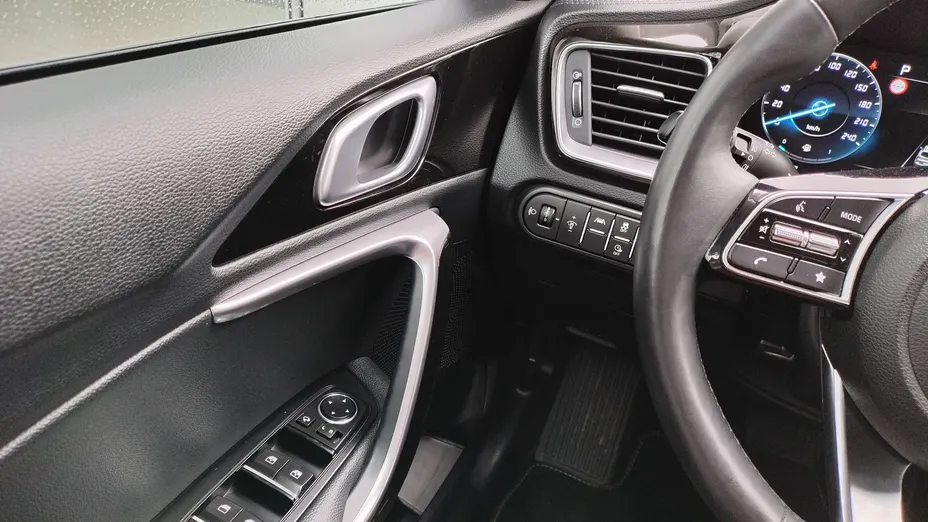 KIA Cee'd Ceed 1.6 GDI PHEV Business Line DCT