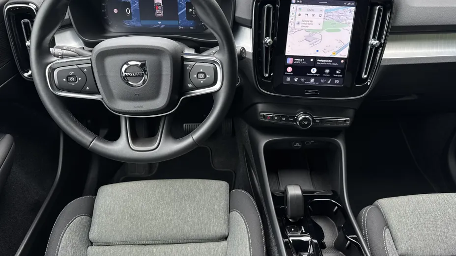 VOLVO XC40 XC40 B4 Plus Dark aut