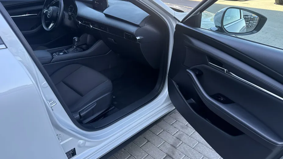 MAZDA 3 3 2.0 mHEV Centre-Line aut