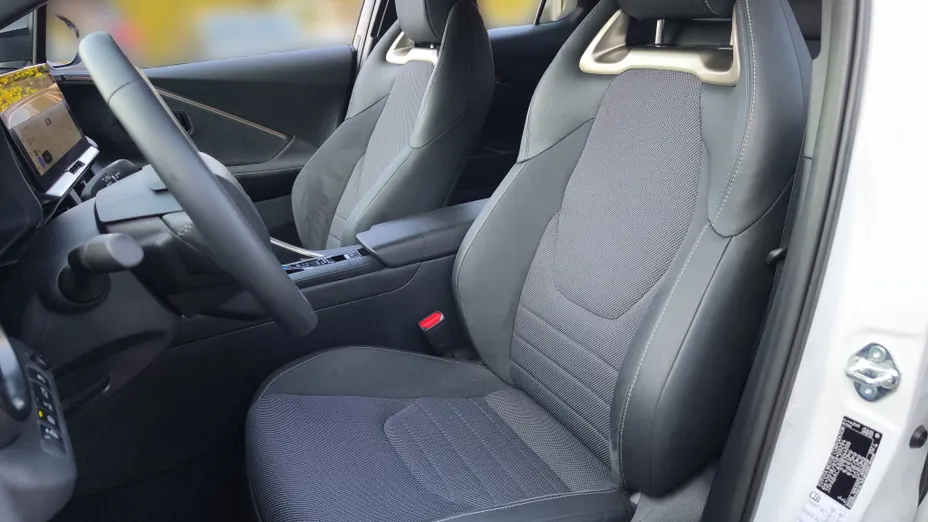 TOYOTA C-HR C-HR 2.0 PHEV Dynamic Force Executive