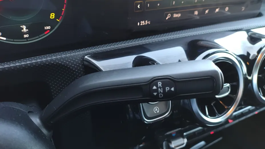 MERCEDES-BENZ CLA CLA 200 7G-DCT