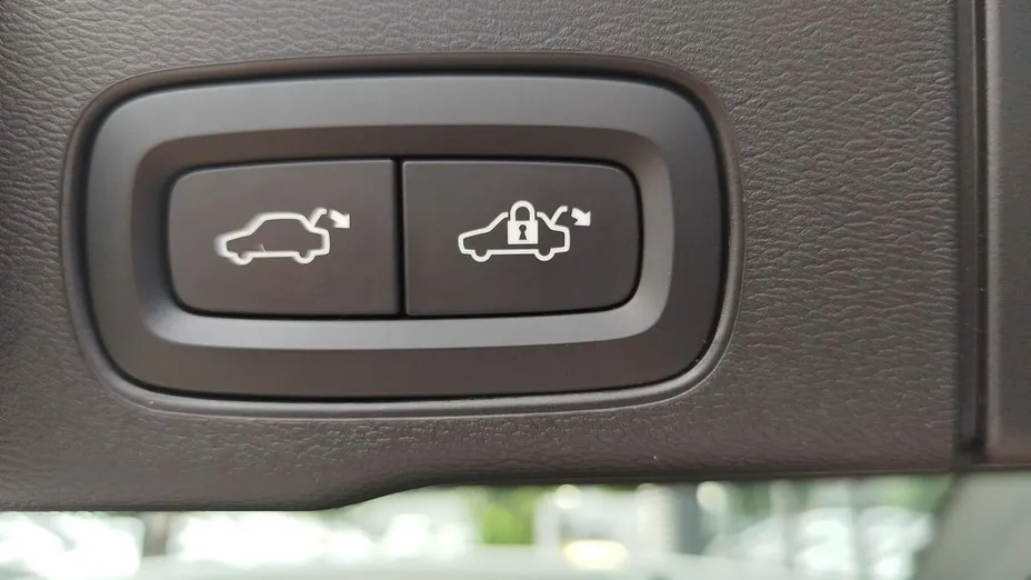 VOLVO XC60 XC60 B4 B Plus Dark aut