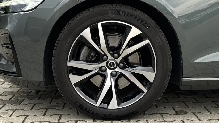 VOLVO V60 V60 B4 D Plus Dark aut