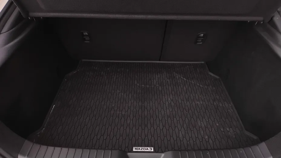 MAZDA 3 3 2.0 mHEV AWD Takumi aut