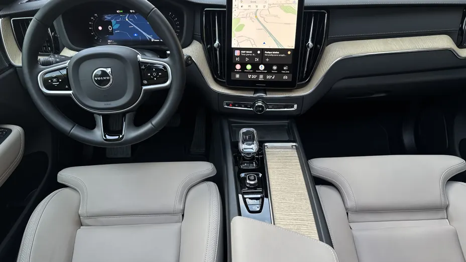 VOLVO XC60 XC60 B5 B AWD Ultra Dark aut