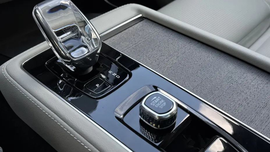 VOLVO XC90 XC90 T8 AWD Plug-In Hybrid Ultra Bright 7os aut