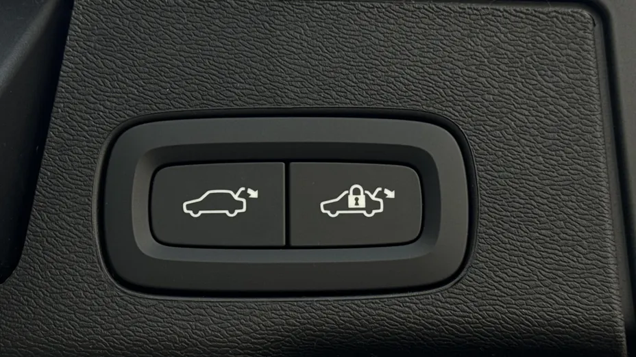 VOLVO XC60 XC60 B5 B AWD Plus Dark aut