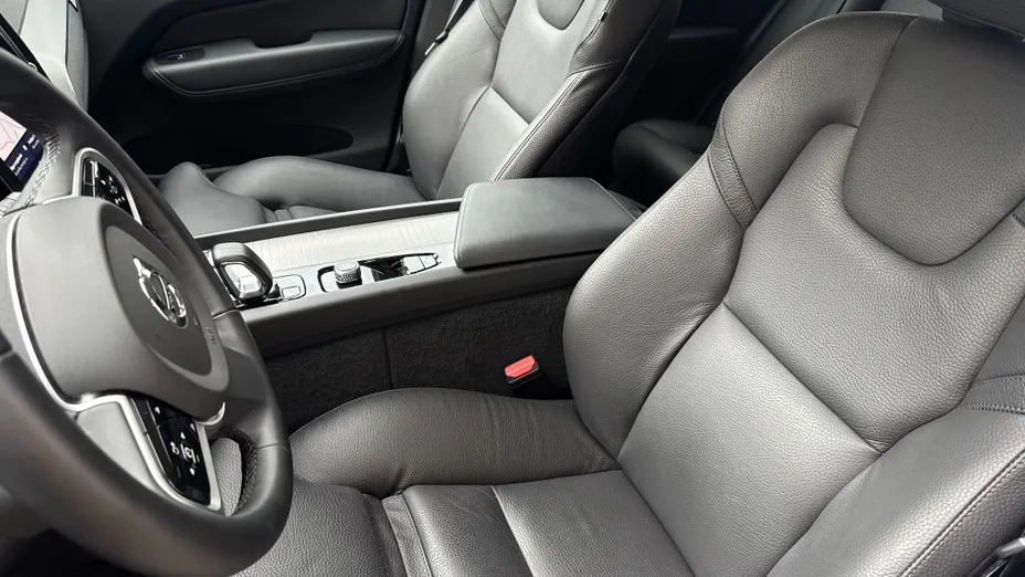 VOLVO XC60 XC60 B5 B AWD Plus Dark aut