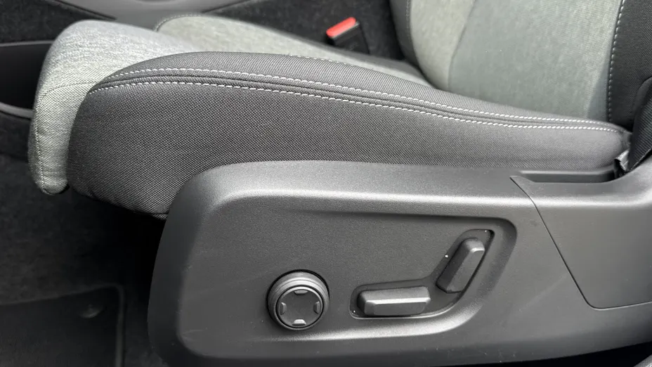 VOLVO XC40 XC40 B4 Plus Dark aut