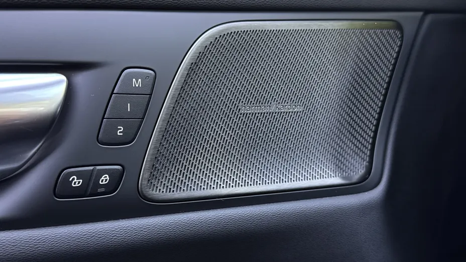 VOLVO V60 V60 B4 B Plus Dark aut