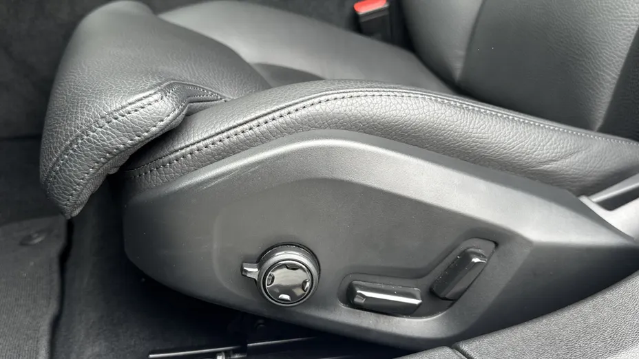 VOLVO V60 V60 B4 D Plus Dark aut