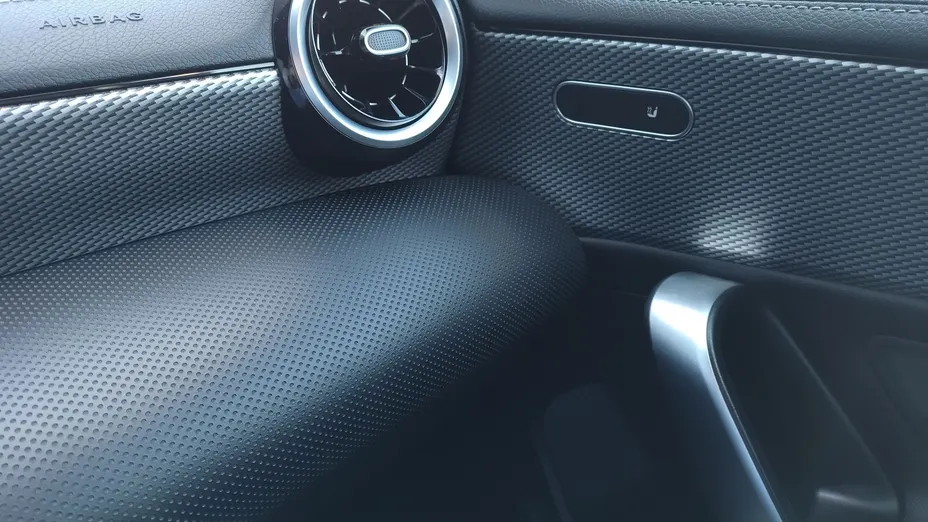 MERCEDES-BENZ CLA CLA 200 7G-DCT