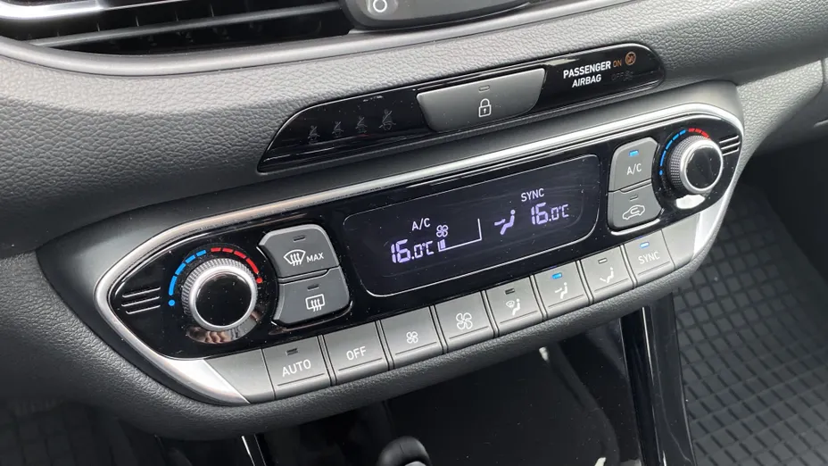 HYUNDAI i30 i30 1.5 T-GDI 48V Smart Plus