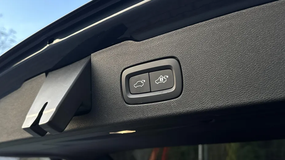 VOLVO V60 V60 B4 D Plus Dark aut