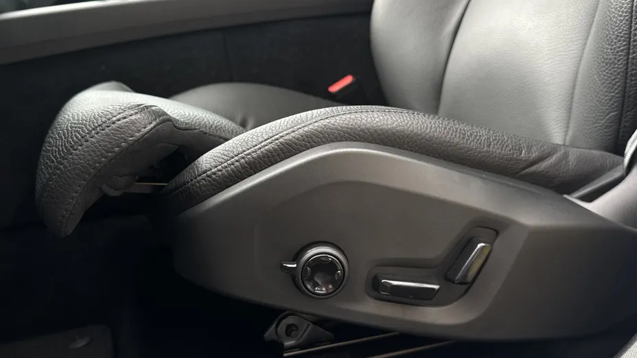 VOLVO XC60 XC60 B5 B AWD Plus Dark aut