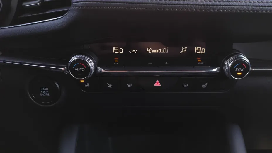 MAZDA 3 3 2.0 mHEV Kanjo aut