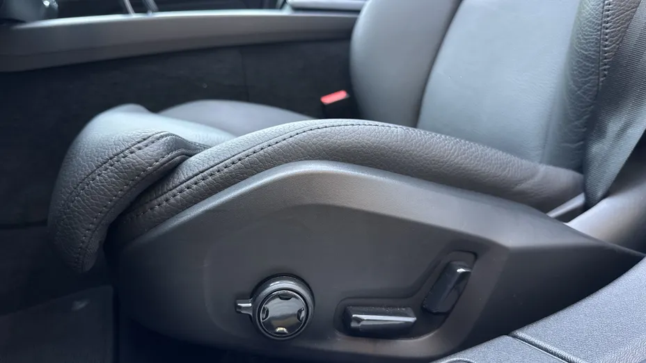 VOLVO V60 V60 B4 B Plus Dark aut