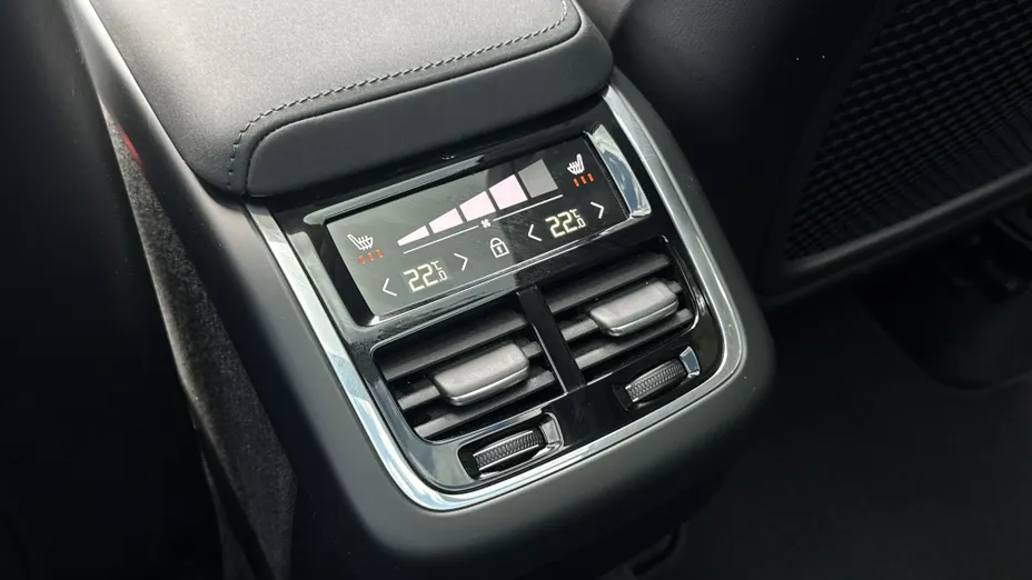 VOLVO XC60 XC60 B5 B AWD Ultra Dark aut