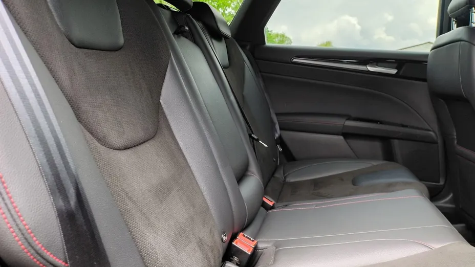 FORD Mondeo Mondeo 2.0 Hybrid ST-Line X