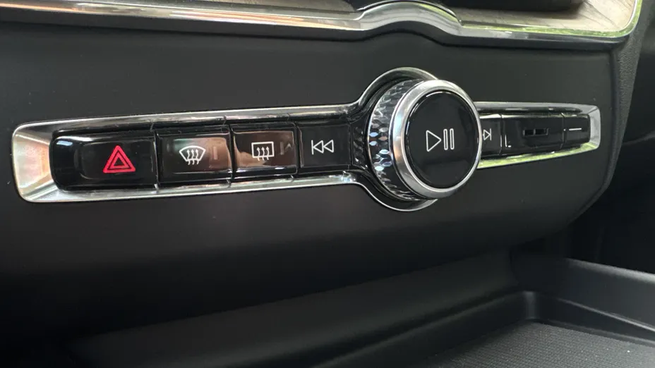 VOLVO XC60 XC60 B5 B AWD Ultra Dark aut