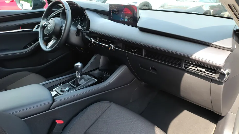 MAZDA 3 3 2.0 mHEV Centre-Line aut