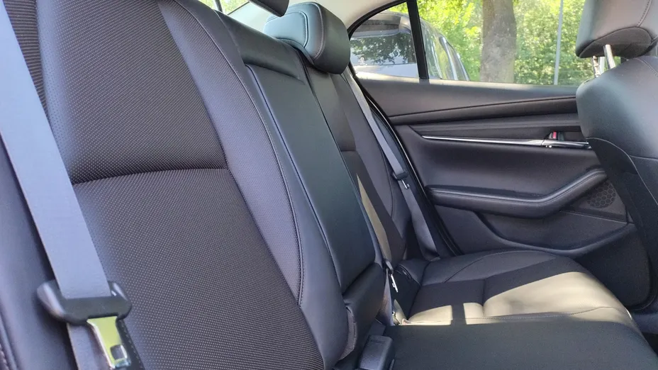 MAZDA 3 3 2.0 mHEV Takumi aut