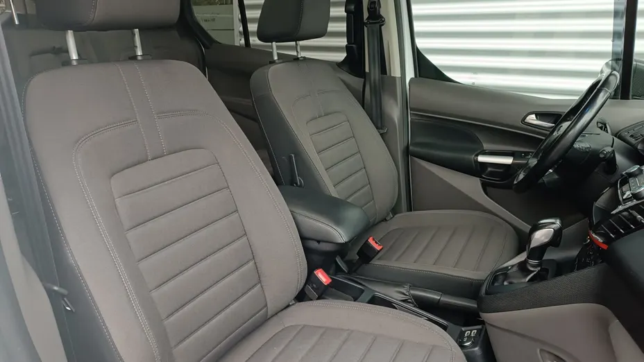FORD Tourneo Connect Gr. Tourneo Connect 1.5 TDCi Titanium PowerShift