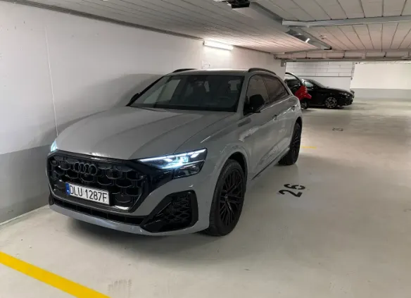 AUDI Q8 -