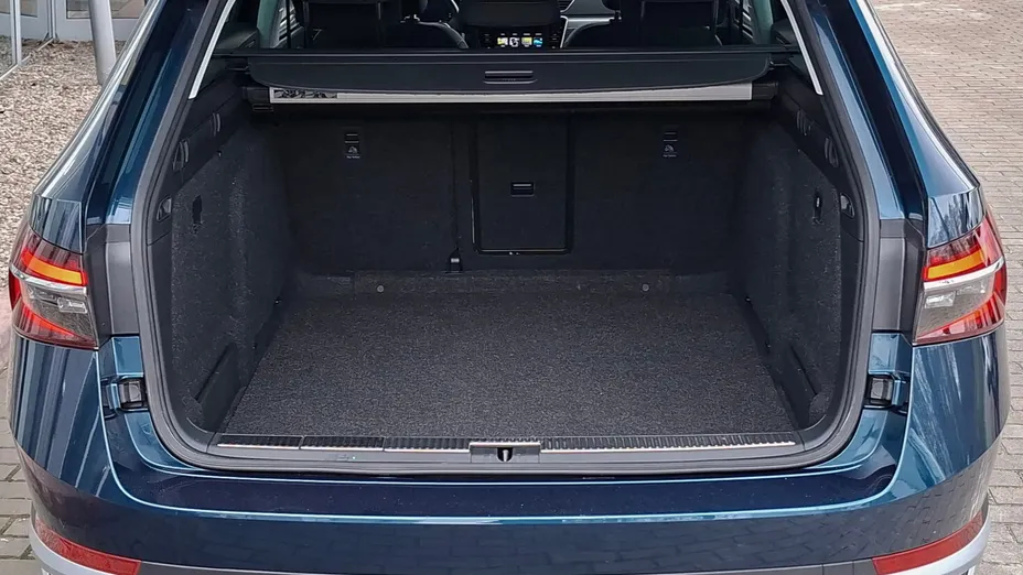 SKODA Superb Superb 2.0 TDI SCR 4x4 Scout DSG