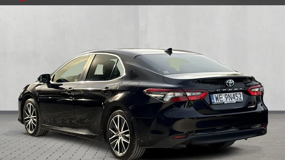 TOYOTA Camry -