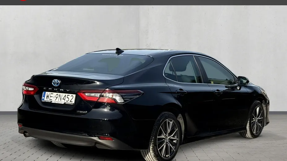 TOYOTA Camry -