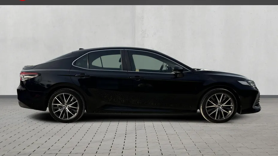 TOYOTA Camry -