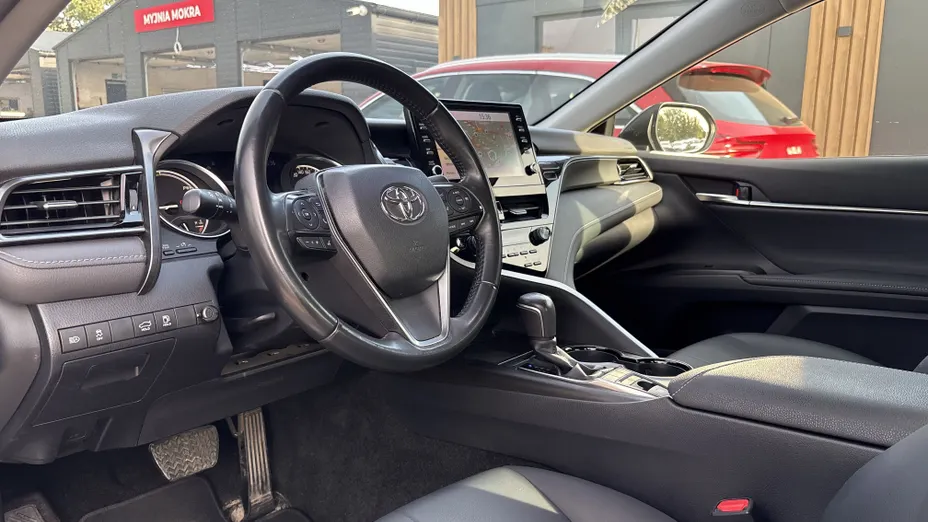 TOYOTA Camry -