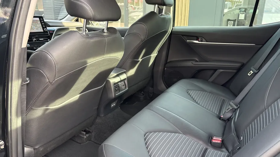 TOYOTA Camry -
