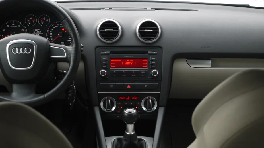 AUDI A3 A3 1.6 Ambition