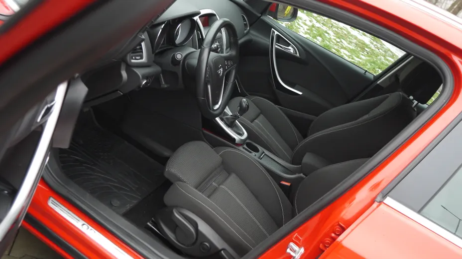 OPEL Astra Astra IV 1.4 T Sport