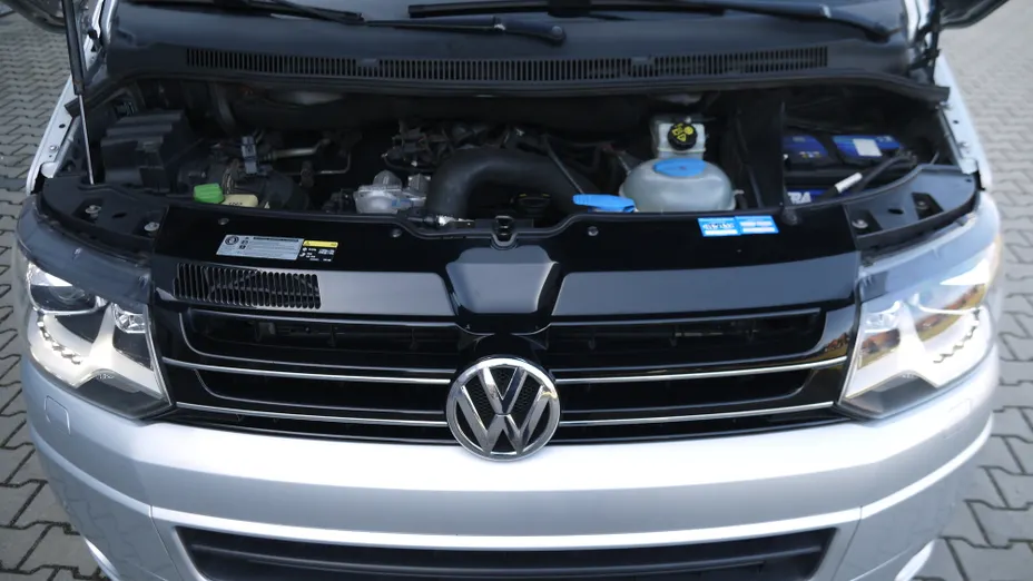 VOLKSWAGEN Caravelle -