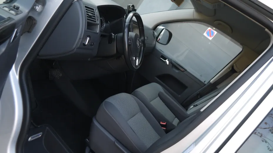 VOLKSWAGEN Caravelle -